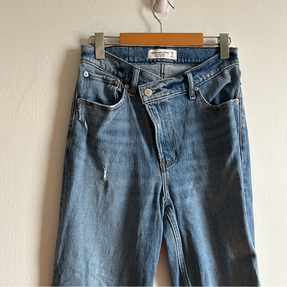 ** Sold **  Abercrombie & Fitch Ultra High Rise Criss Cross Waist Jeans - Picture 6 of 12